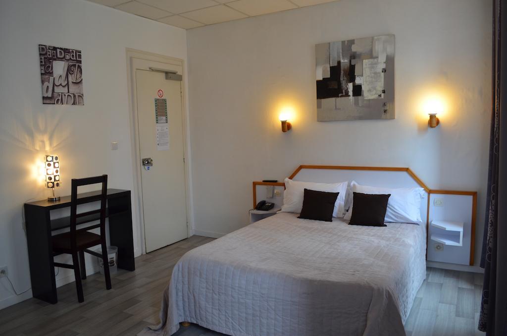Hotel De La Croix De Malte Cherbourg-en-Cotentin Pokój zdjęcie